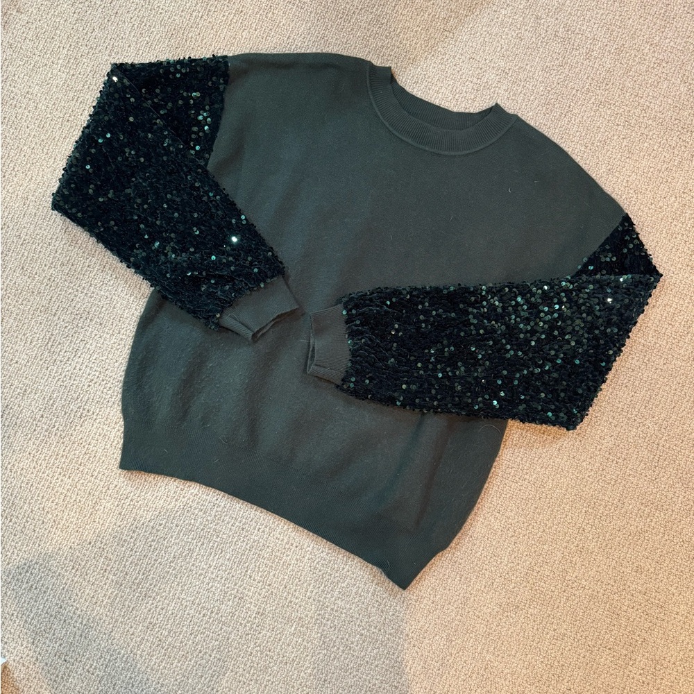 Forest Green Dequin  Sleeve holiday Sweater!!!